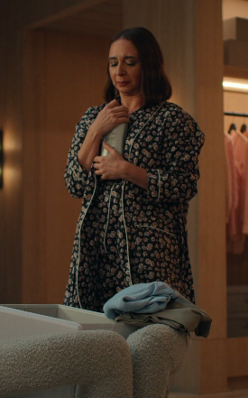 Loot Season 03 Episode 09 Maya Rudolph Black Floral Print Robe